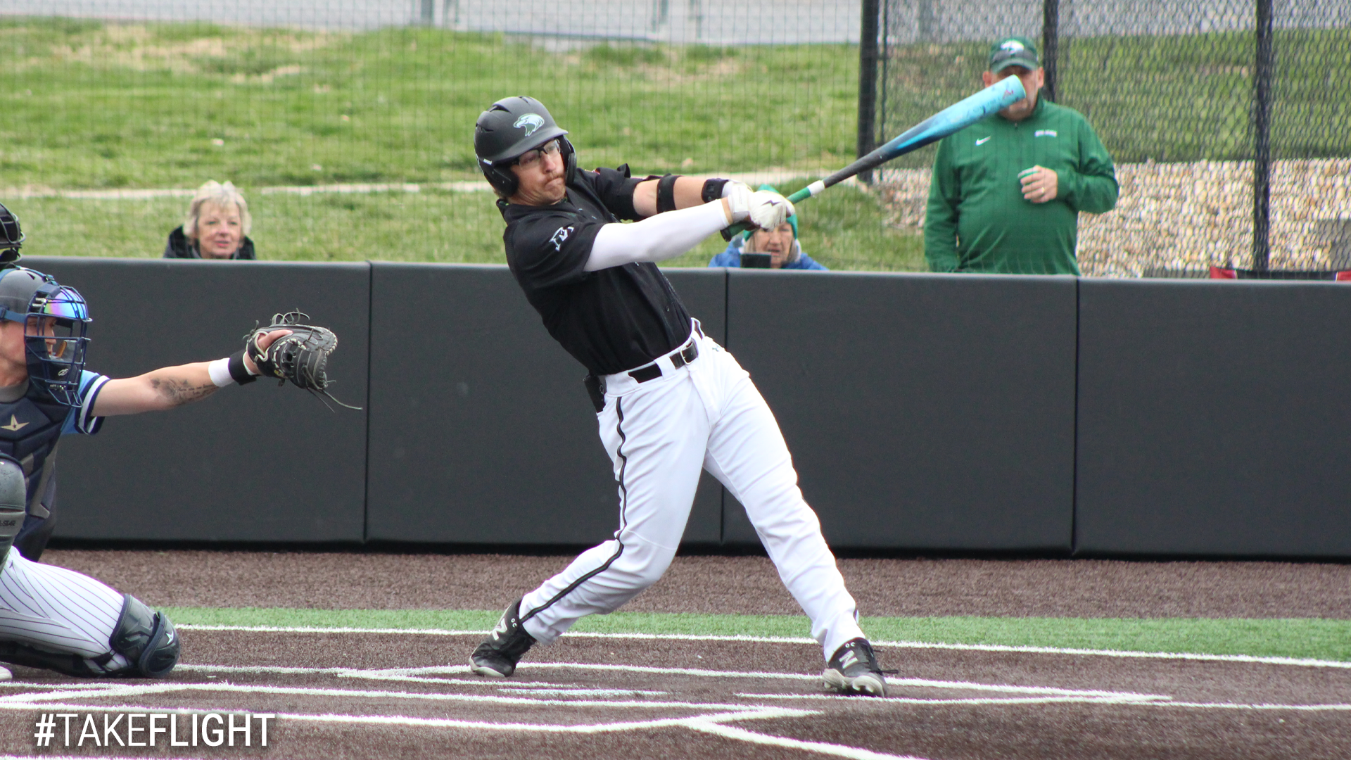 No. 6 CMU Sweeps Mustangs in Return to Heart Action