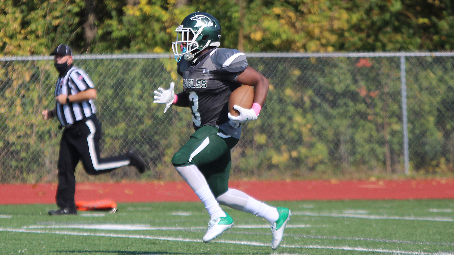 Football falls to Grand View in Saturday contest