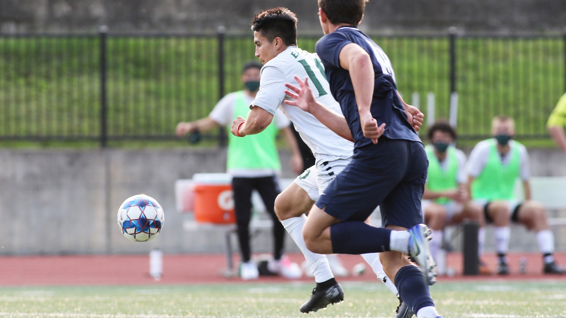 Eagles hold off Graceland for 3-2 win