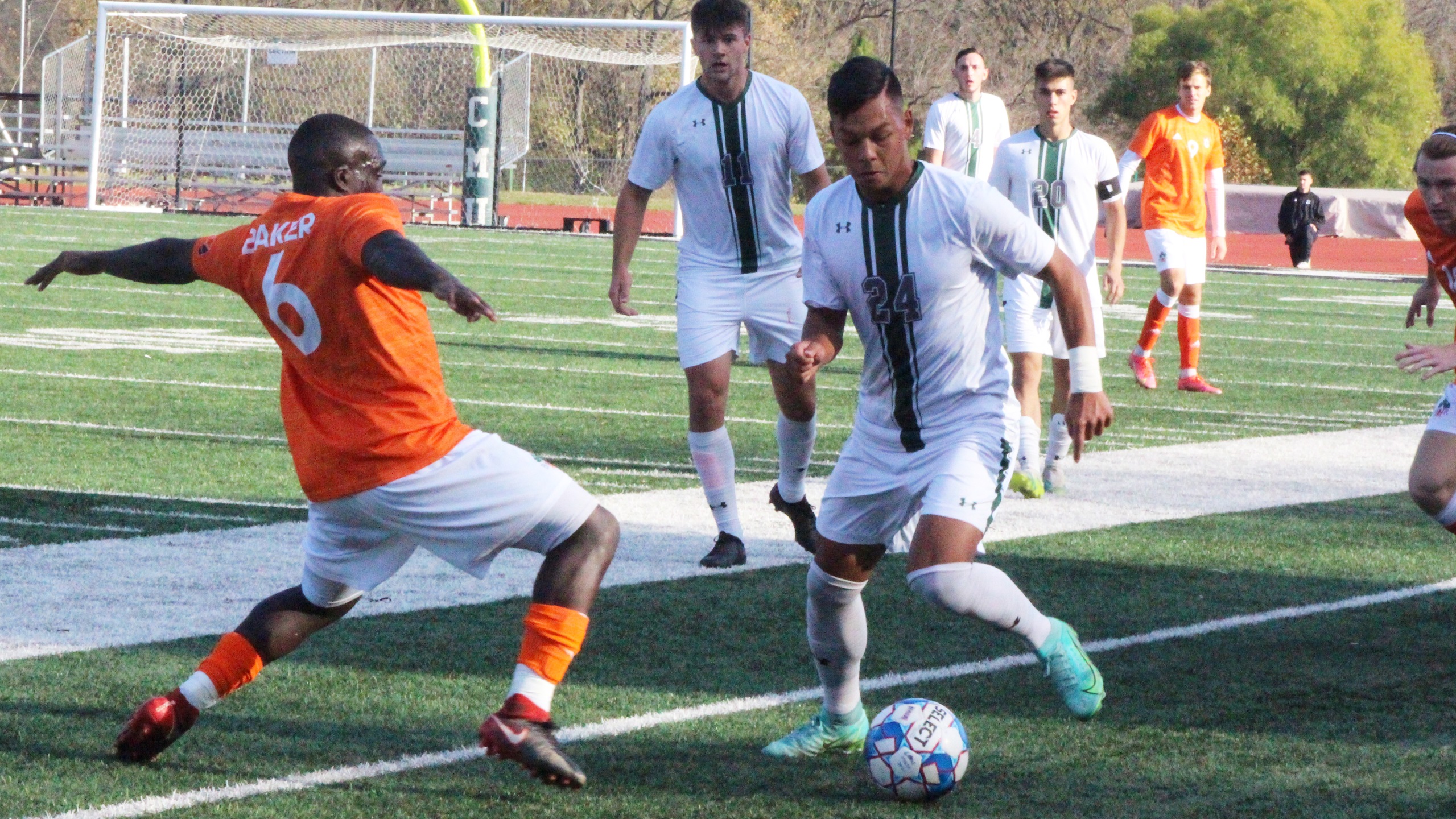 No. 1 Central edges No. 8 Baker in Heart Quarterfinals
