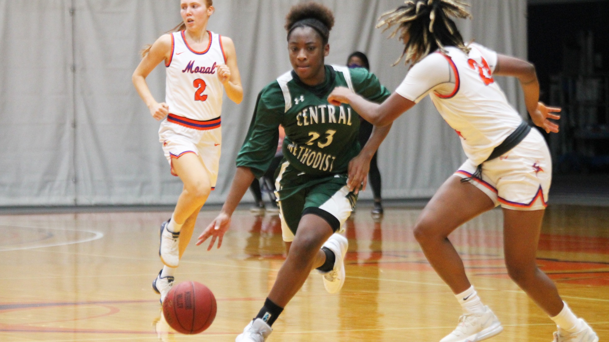 Eagles edge Vikings in Heart opener