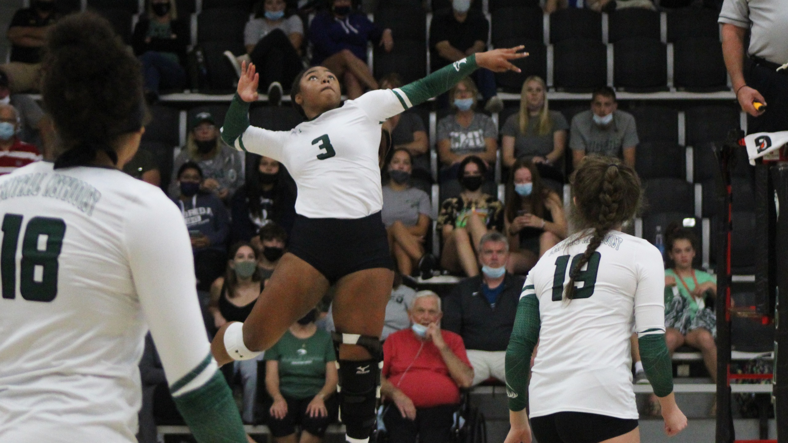 No. 12 Central pushes win streak to six with victories over Clarke and Mount Mercy